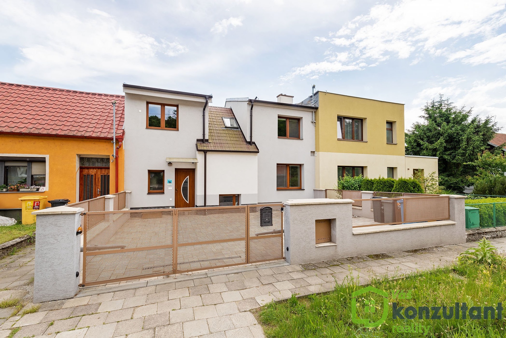 Prodej rodinného domu 168 m2, pozemek 468 m2 - Dolní Kounice